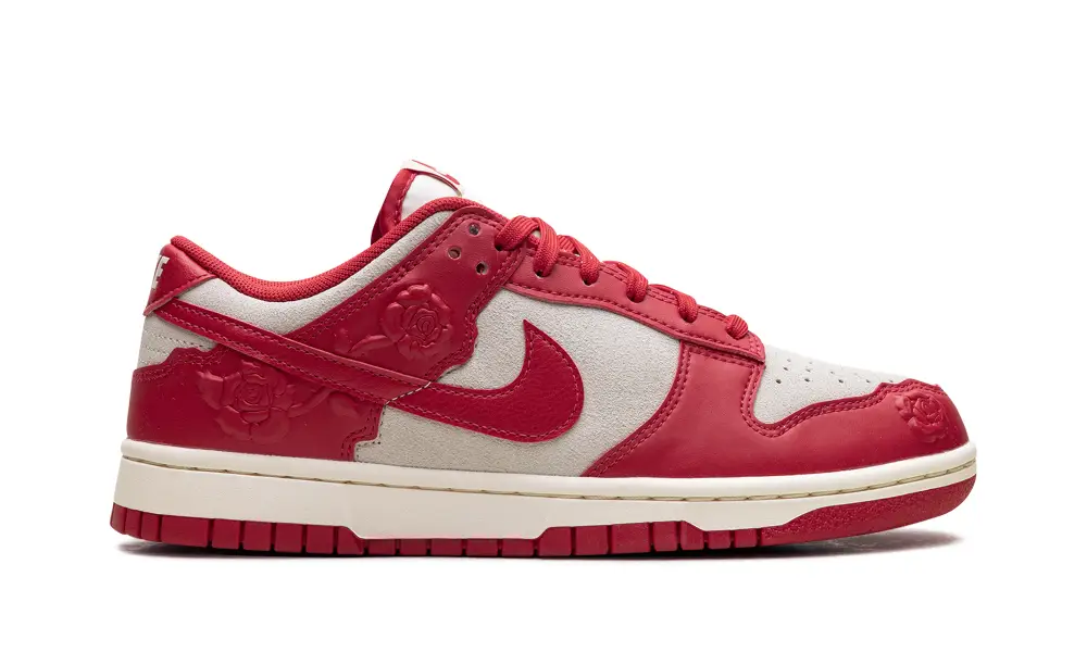 Nike Dunk Dunk Low WMNS 'Red Roses'