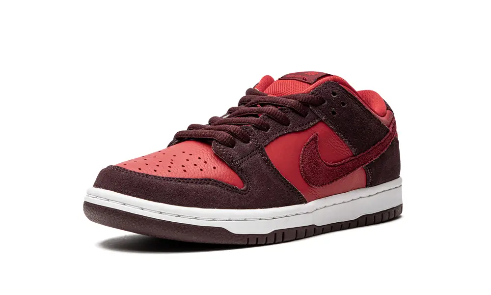 Nike SB SB Dunk Low 'Cherry'
