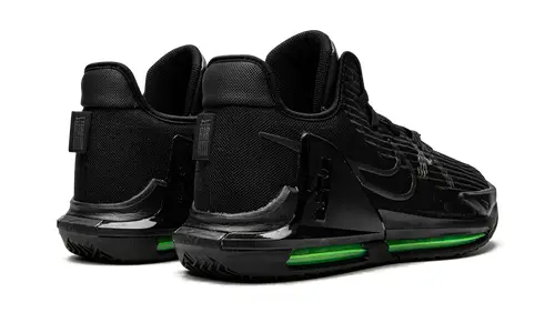 Nike Basketball LeBron Witness VI 