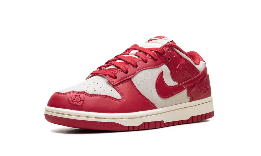 Nike Dunk Dunk Low WMNS 'Red Roses'