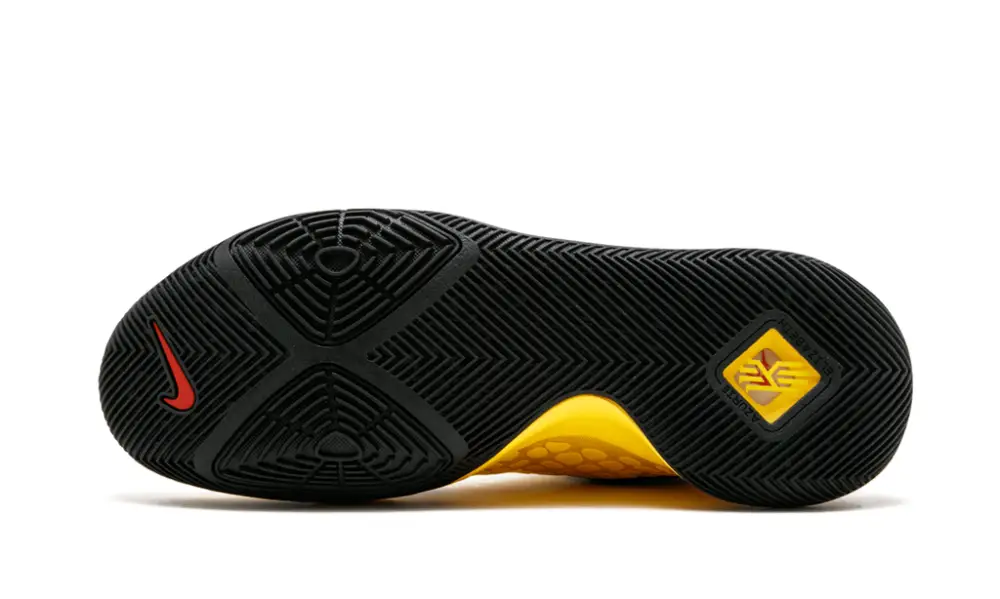 Nike Basketball Kyrie 3 MM 'Mamba Mentality' 