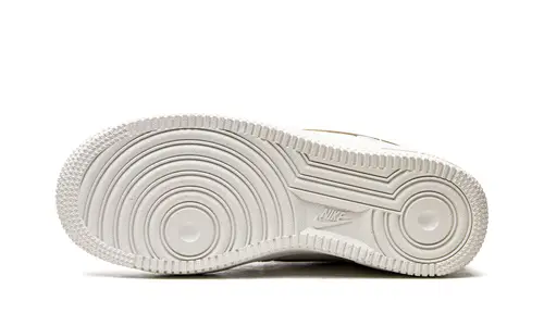 Nike Lifestyle AIR FORCE 1 MNS WMNS 'White   Gold   Silver' 