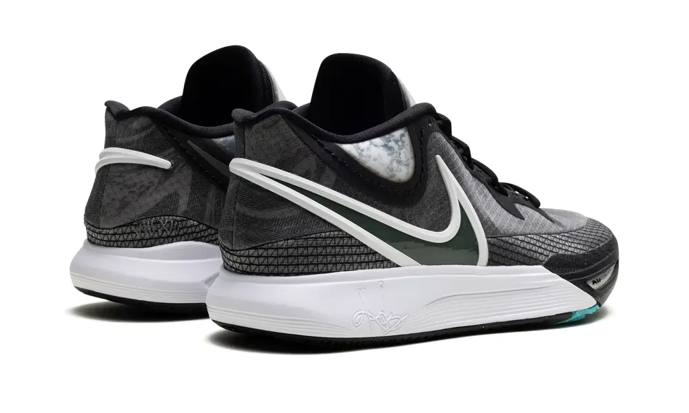 Nike Basketball Kyrie 8 'Light Menta' 