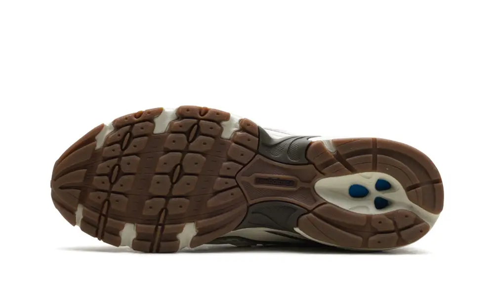 More New Balance 740 'Brown'