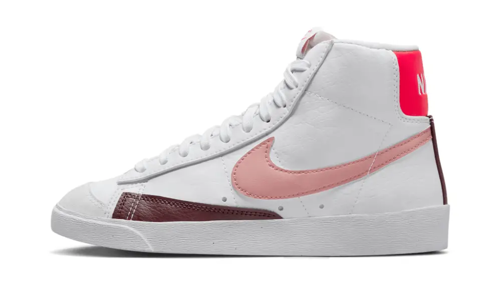 Nike Blazer Blazer Mid 77 WMNS 'White Red Stardust' 