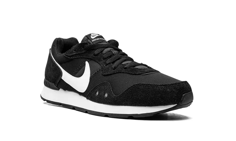 Nike Lifestyle Venture Runner