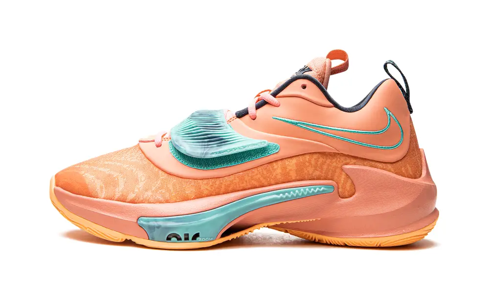 Nike Basketball Zoom Freak 3 'Crimson Bliss' 