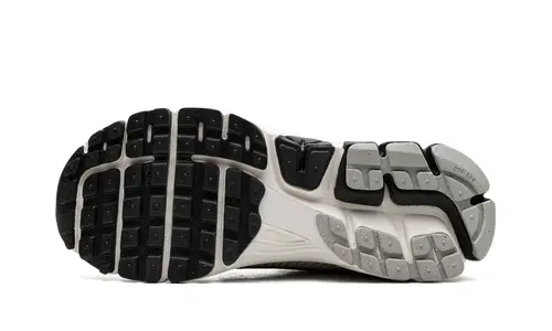 Nike Lifestyle Zoom Vomero 5 'Photon Dust Black'