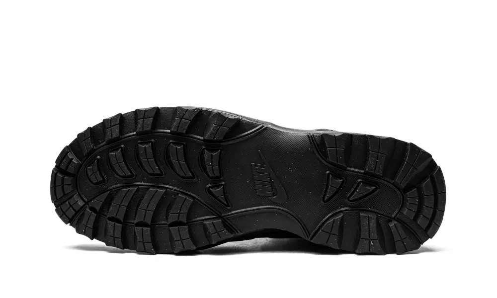 Nike Basketball Manoa Leather