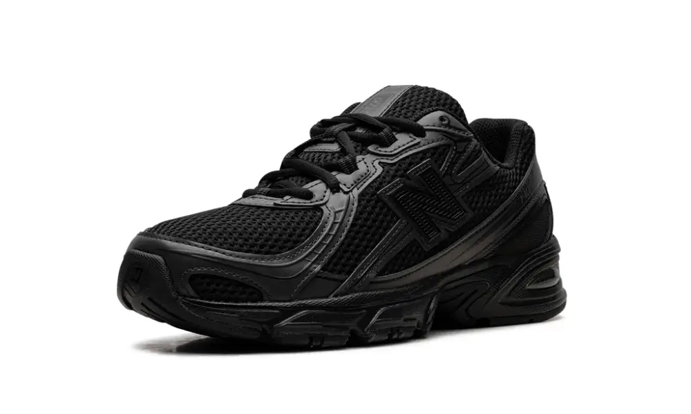 More New Balance 740 'Triple Black'