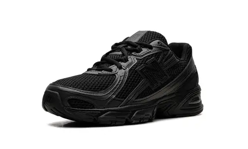 More New Balance 740 'Triple Black' 
