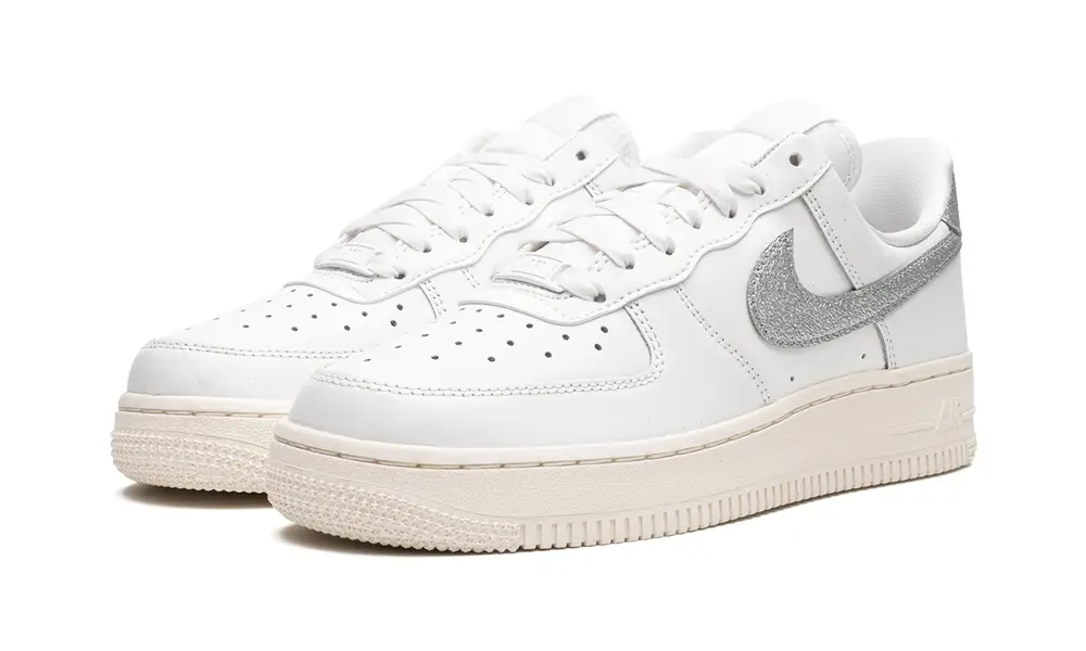 Nike Lifestyle AIR FORCE 1 '07 MNS WMNS 'Summit White Sail White Metallic Silver' 
