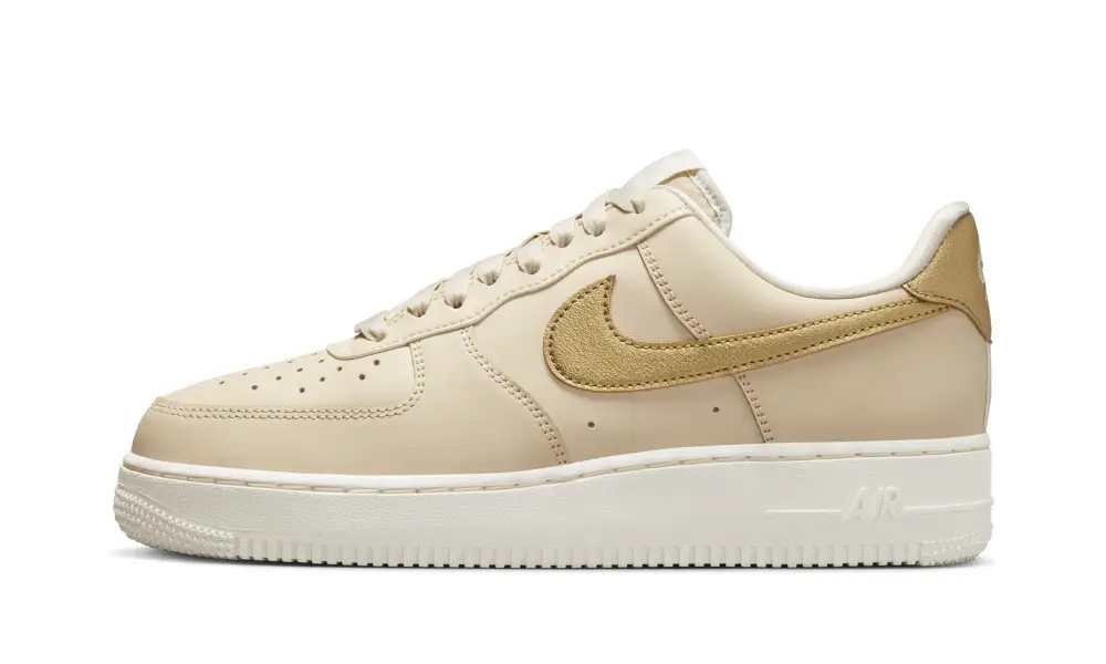 Nike Lifestyle Air Force 1 WMNS 'Gold' 