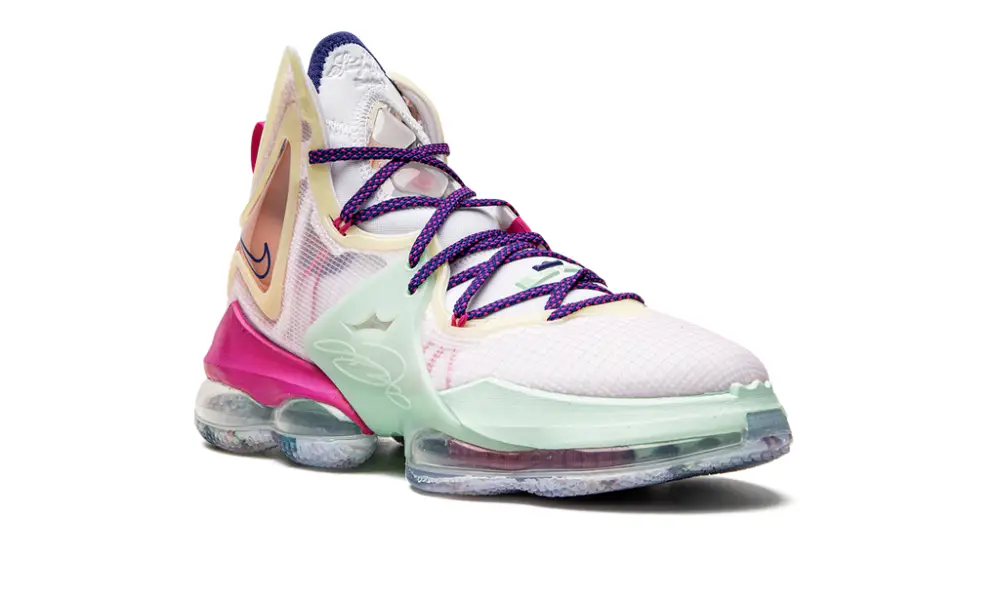 Nike Basketball LeBron 19 'Valentine's Day'