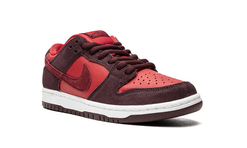 Nike SB SB Dunk Low 'Cherry' 