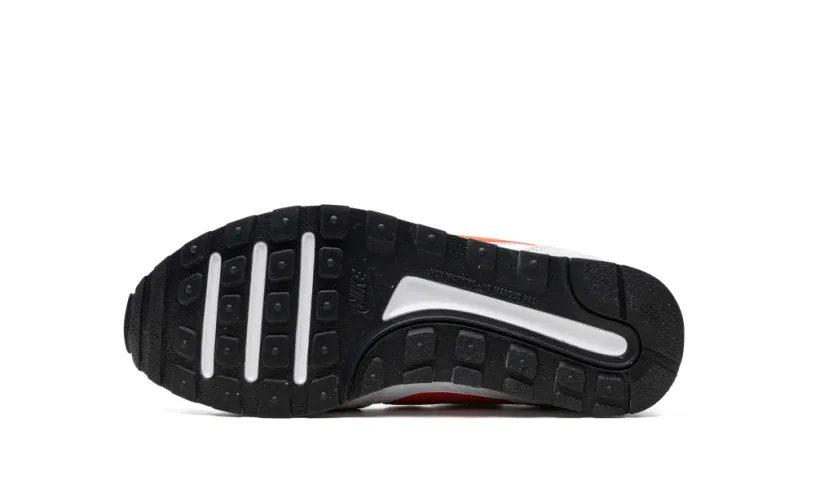 Nike Basketball MD Valiant GS 'PURE PLATINUM PICANTE RED' 