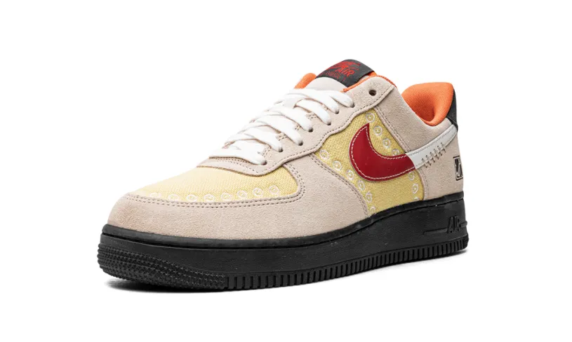 Nike Lifestyle Air Force 1 Low 'Somos Familia'