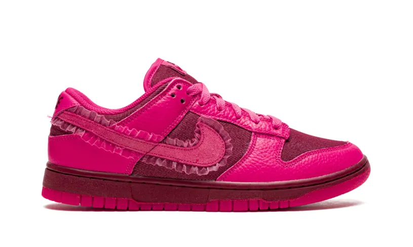 Nike Dunk DUNK LOW WMNS 'Valentine’s Day' 