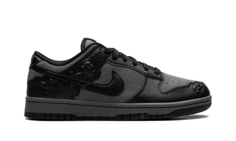 Nike Dunk Dunk Low WMNS 'Black Roses' 