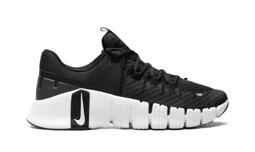 Nike Lifestyle Free Metcon 5 'Black   White' 