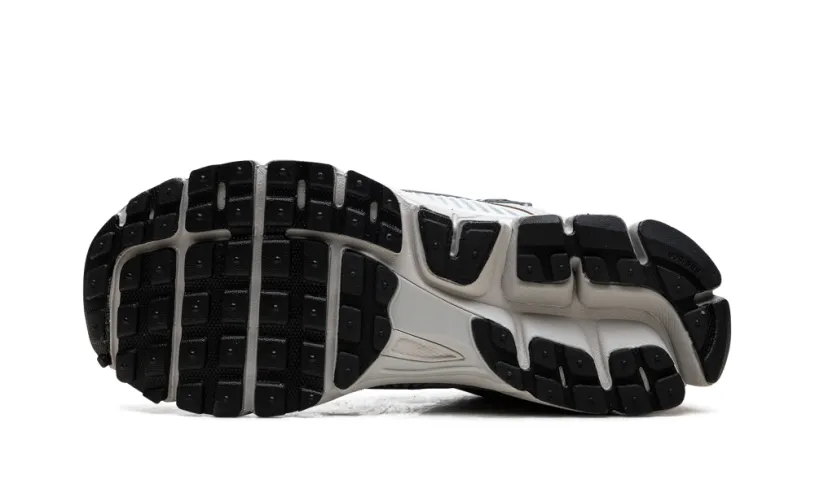 Nike Lifestyle Zoom Vomero 5 WMNS 'Light Silver Chrome'