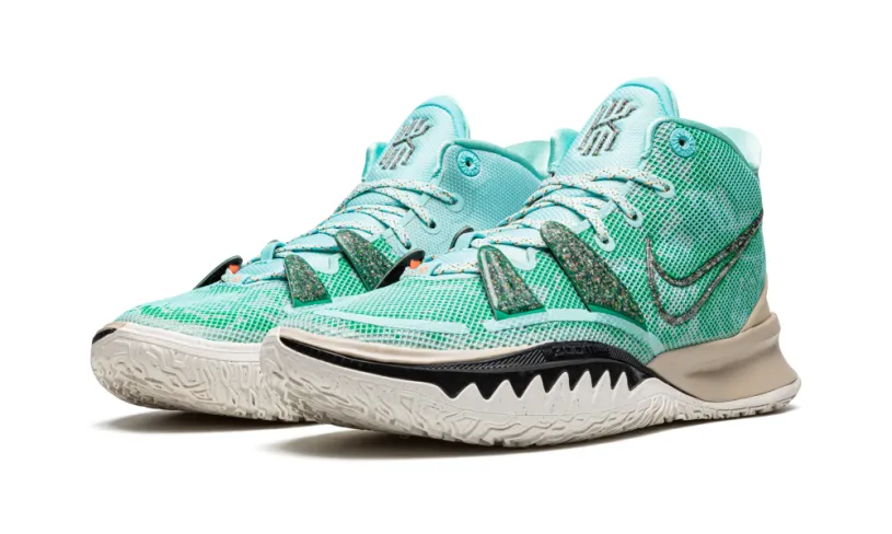 Nike Basketball Kyrie 7 'Copa' 