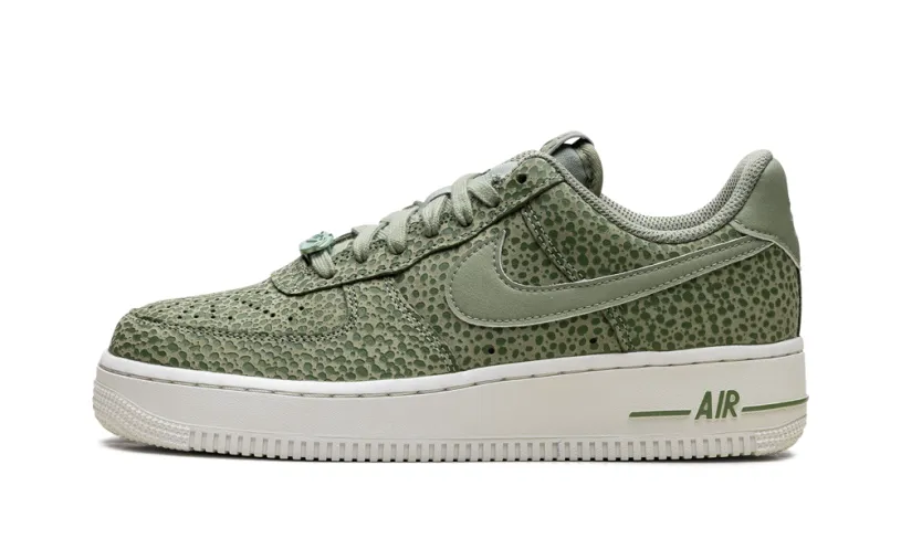Nike Lifestyle AIR FORCE 1 '07 WMNS 'Green' 