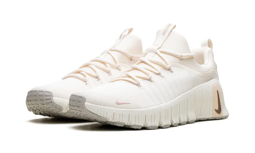 Nike Lifestyle Free Metcon 6 WMNS 'Pale Ivory   Guava Ice   Sail   Metallic Red Bronze' 