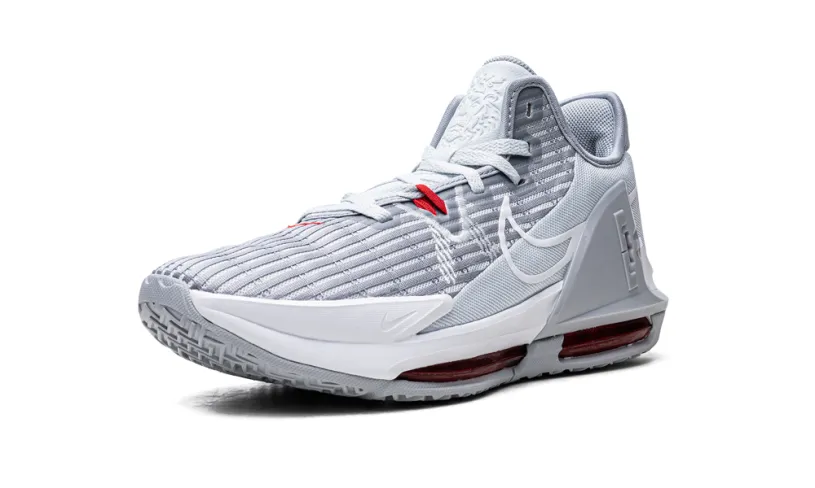 Nike Basketball LeBron Witness VI
