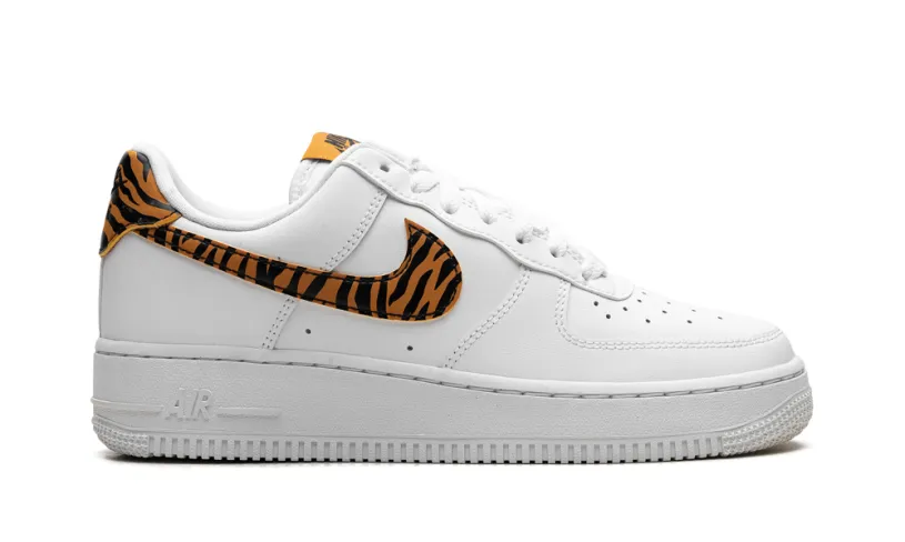 Nike Lifestyle Air Force 1 '07 WMNS 'Tiger Stripes' 