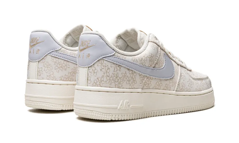 Nike Lifestyle AIR FORCE 1 '07 SE JACQ WMNS 'Flower Embroidery' 