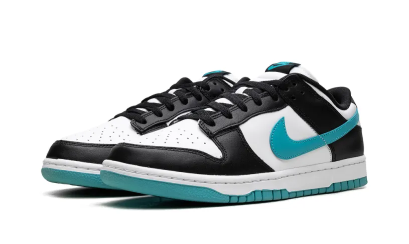 Nike SB Dunk Low 'Black' 