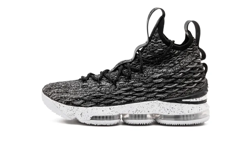 Nike Basketball Lebron XV