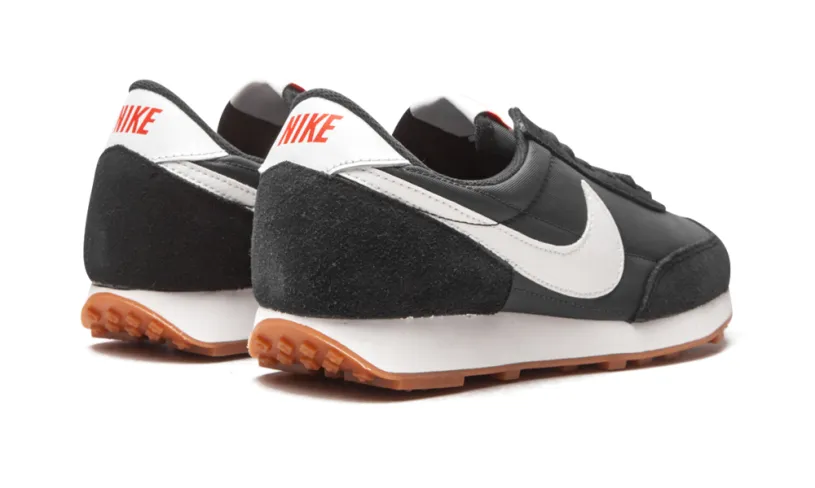 Nike Basketball DAYBREAK WMNS 'Black   White' 