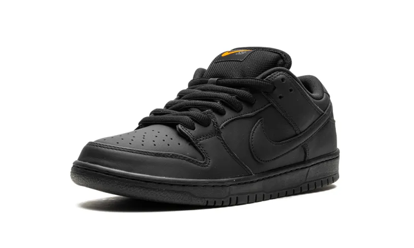 SB Dunk 'Triple Black' 