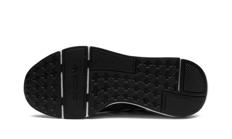 More Adidas Shoes SWIFT RUN 22 WMNS 'Black'