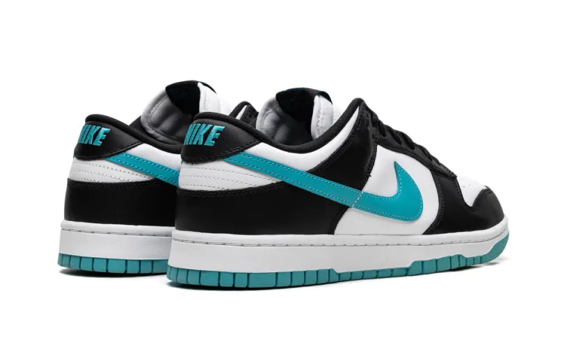 Nike SB Dunk Low 'Black'