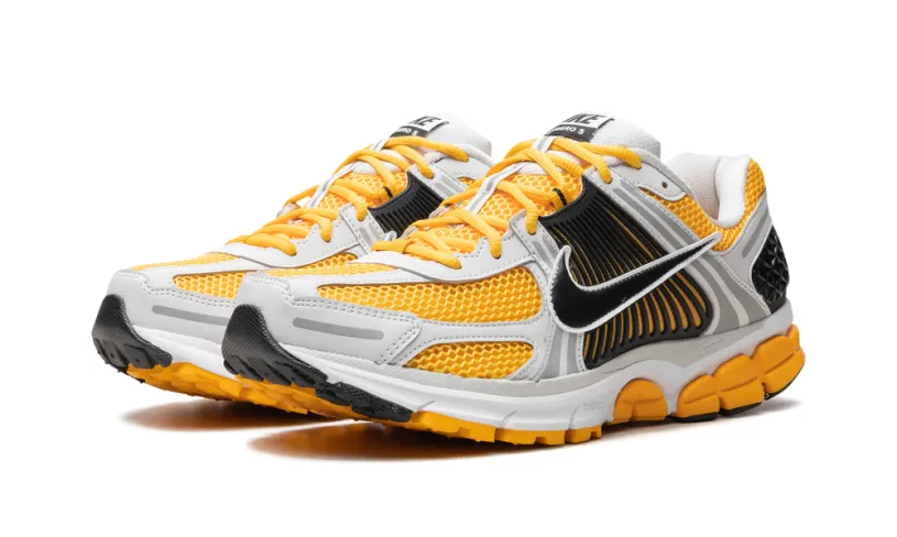 Nike Lifestyle Zoom Vomero 5 'University Gold''