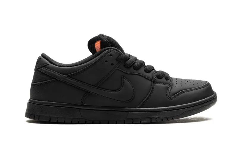 SB Dunk 'Triple Black' 