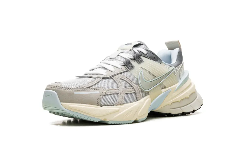 Nike Lifestyle V2K Run WMNS 'METALLIC PLATINUM' 