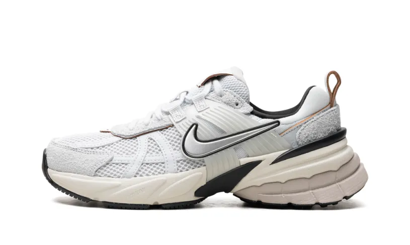 Nike Lifestyle V2K Run WMNS 'Pure Platinum   Chrome' 