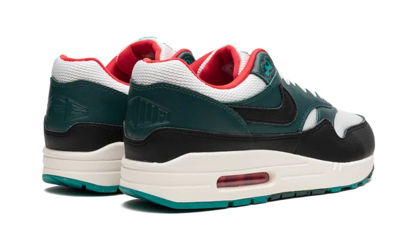 Nike Air Max Air Max 1 'LeBron James x Liverpool' 