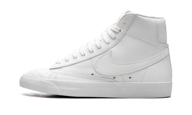 Nike Lifestyle Blazer Mid '77 WMNS 'Triple White'