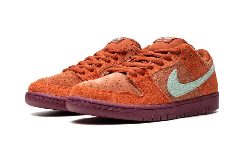 Nike SB SB Dunk Low Pro Prm 'Mystic Red' 