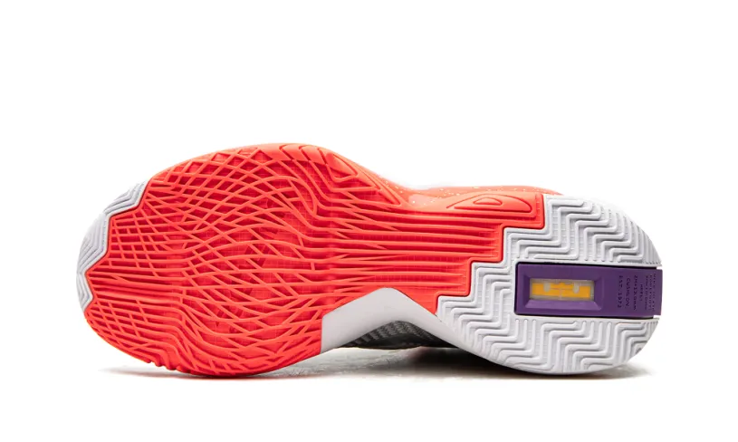 Nike Basketball LeBron Soldier 14 'Hare'