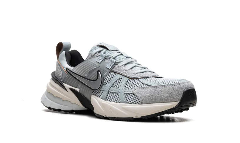 Nike Lifestyle V2K Run WMNS 'Light Pumic Black Chrome'