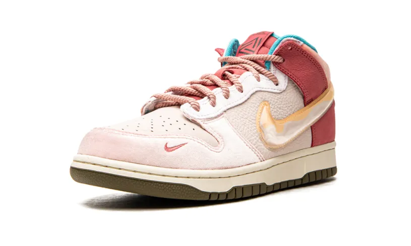Nike Dunk Dunk Mid 'Social Status - Strawberry Chocolate' 