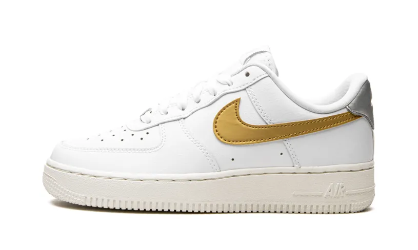Nike Lifestyle AIR FORCE 1 MNS WMNS 'White   Gold   Silver' 
