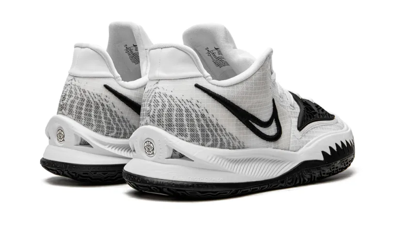 Nike Basketball Kyrie 4 Low TB 