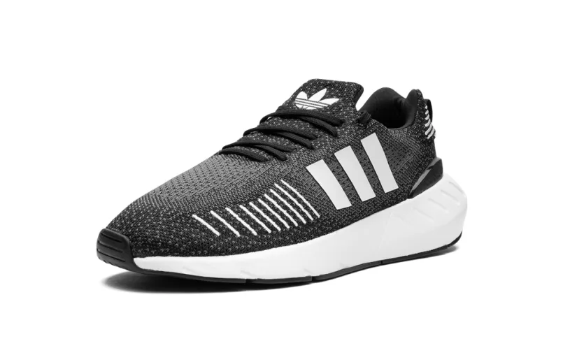 More Adidas Shoes SWIFT RUN 22 WMNS 'Black'